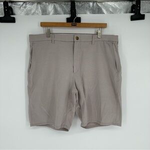 Johnnie-O Light Gray Short Sz 36